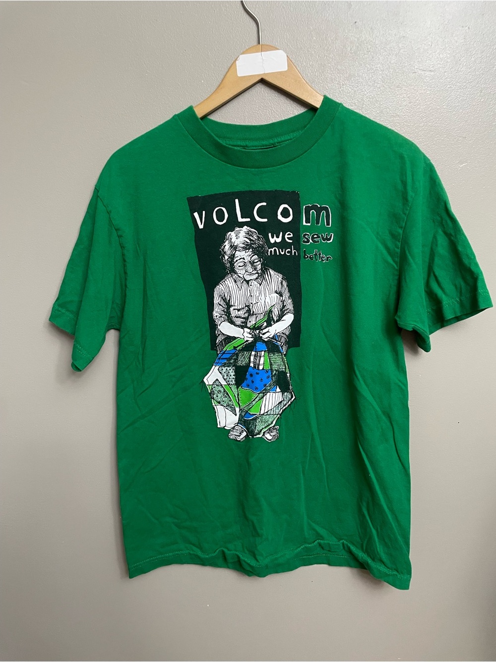 Volcom green size medium “we sew much better” granny quilt  Graphic Tee